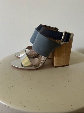 Elizabeth and James New Clair 2 Sandals Blue Silver Wood Block Heel Size 6.5
